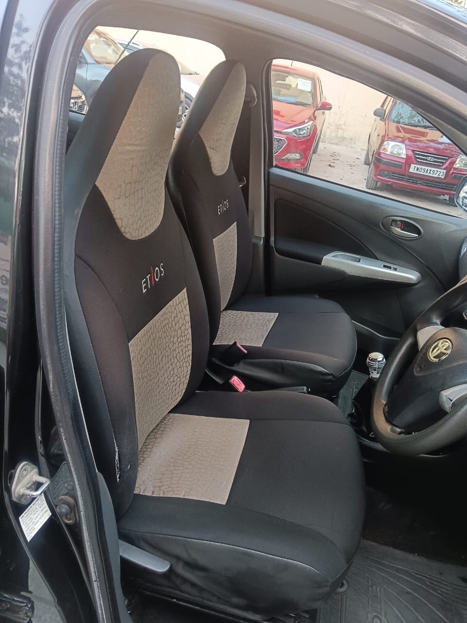 TOYOTA ETIOS