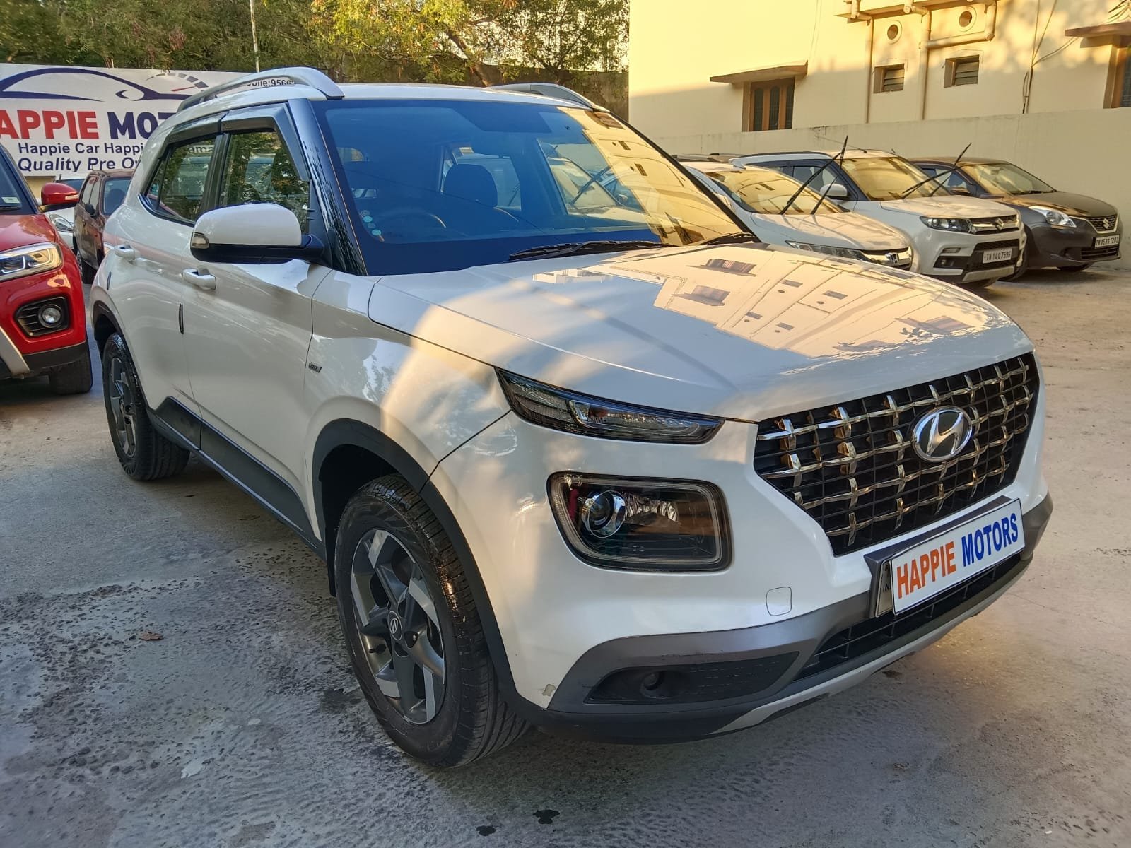 HYUNDAI VENUE