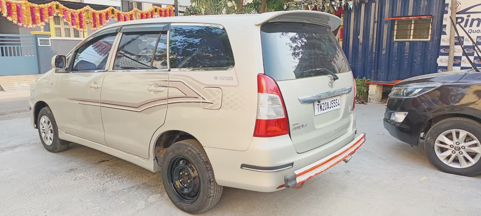 TOYOTA INNOVA