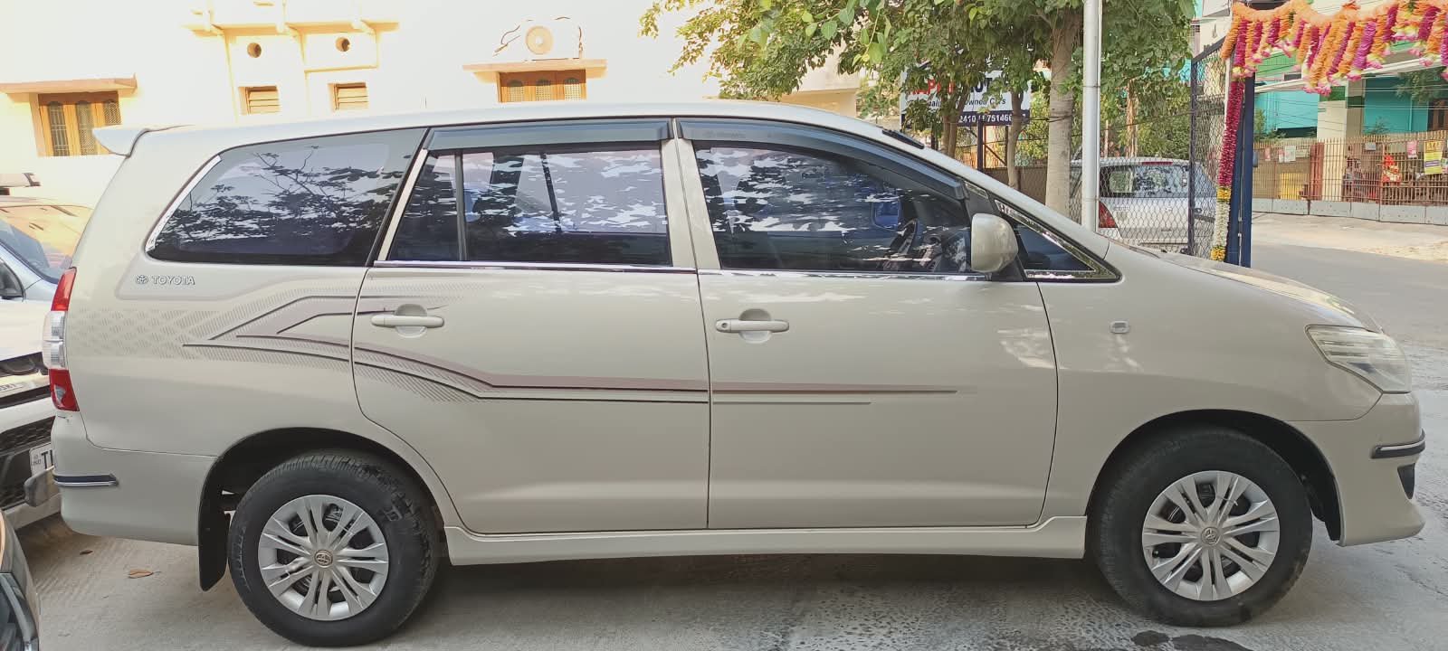 TOYOTA INNOVA