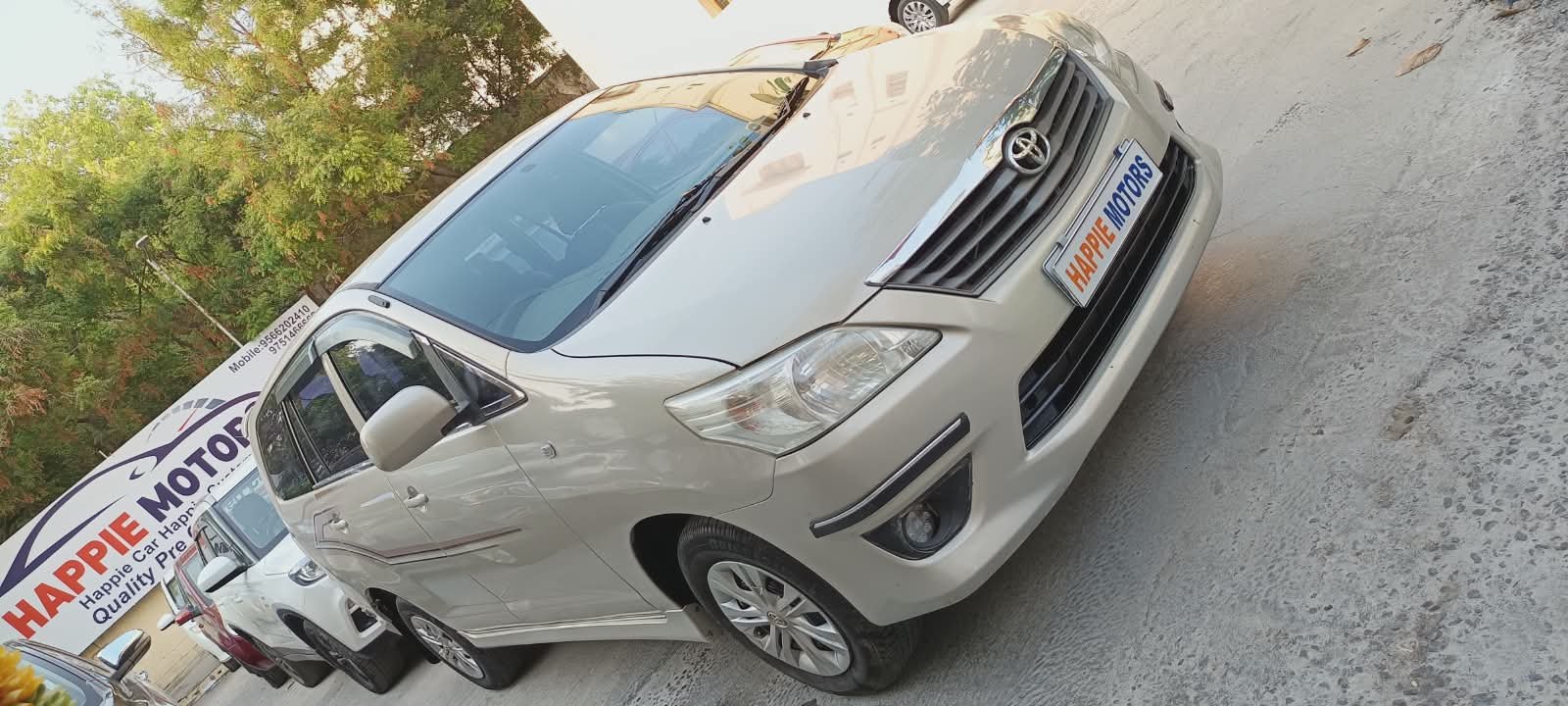 TOYOTA INNOVA