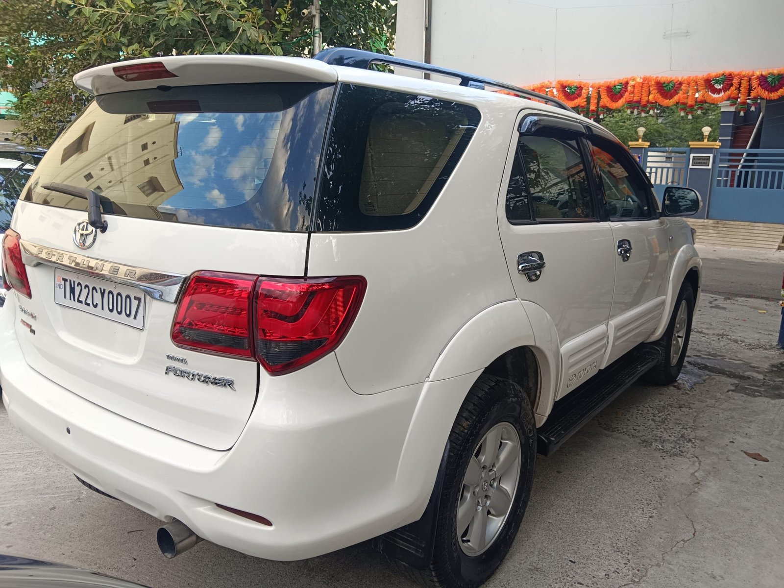 TOYOTA FORTUNER