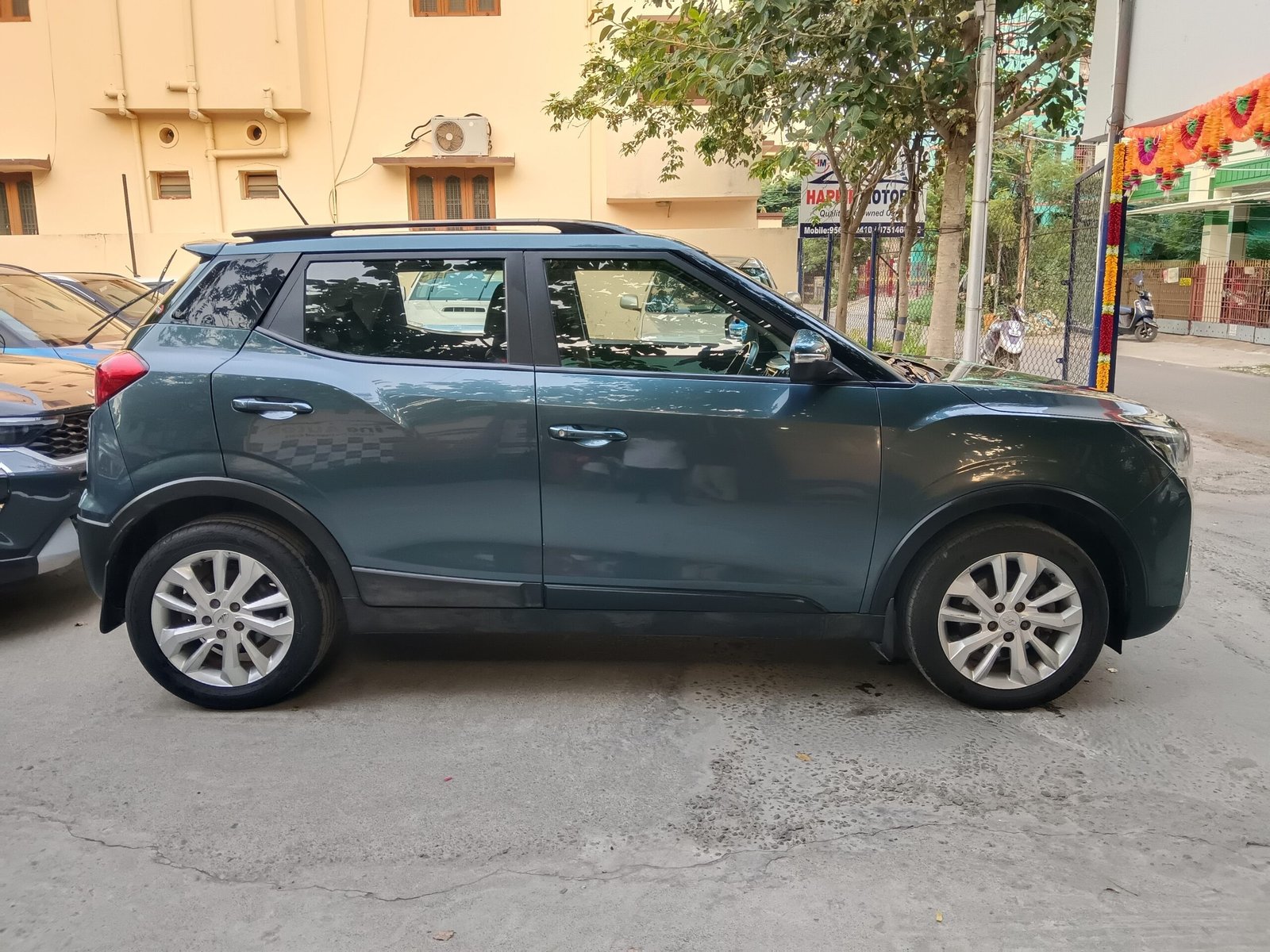 MAHINDRA XUV 300