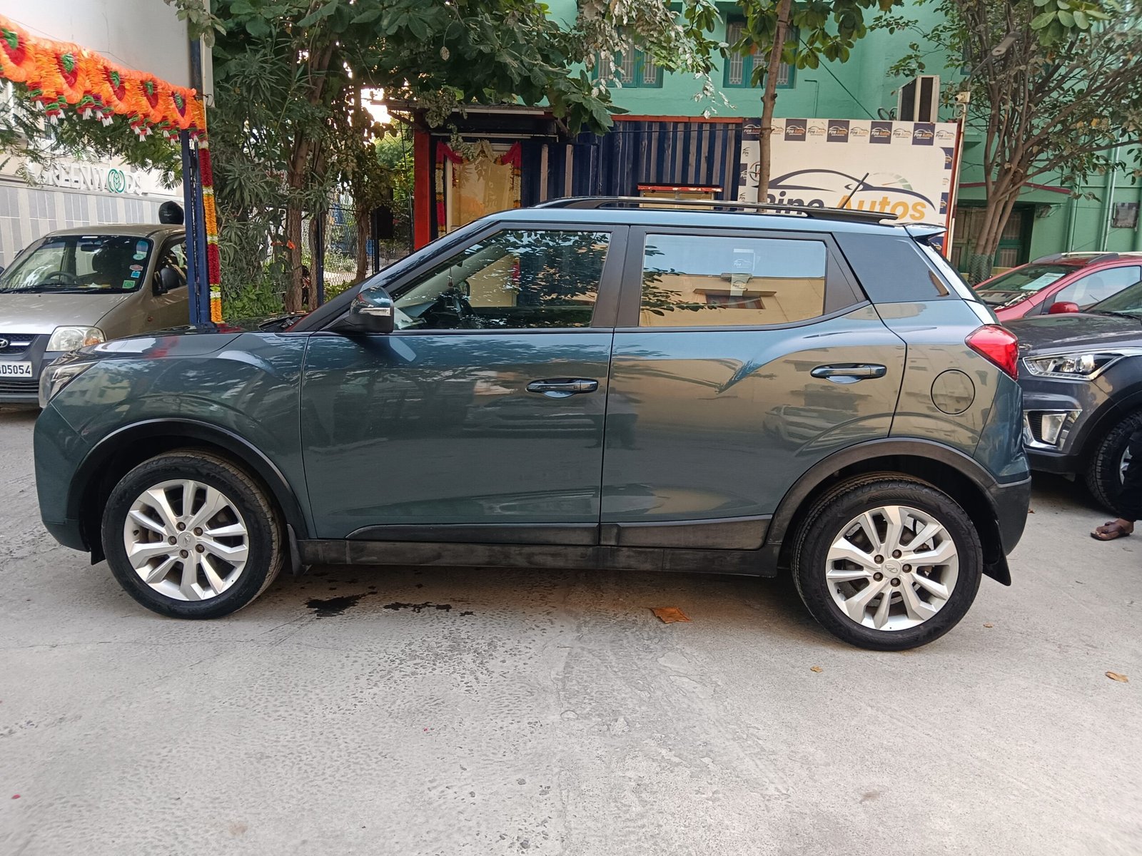 MAHINDRA XUV 300