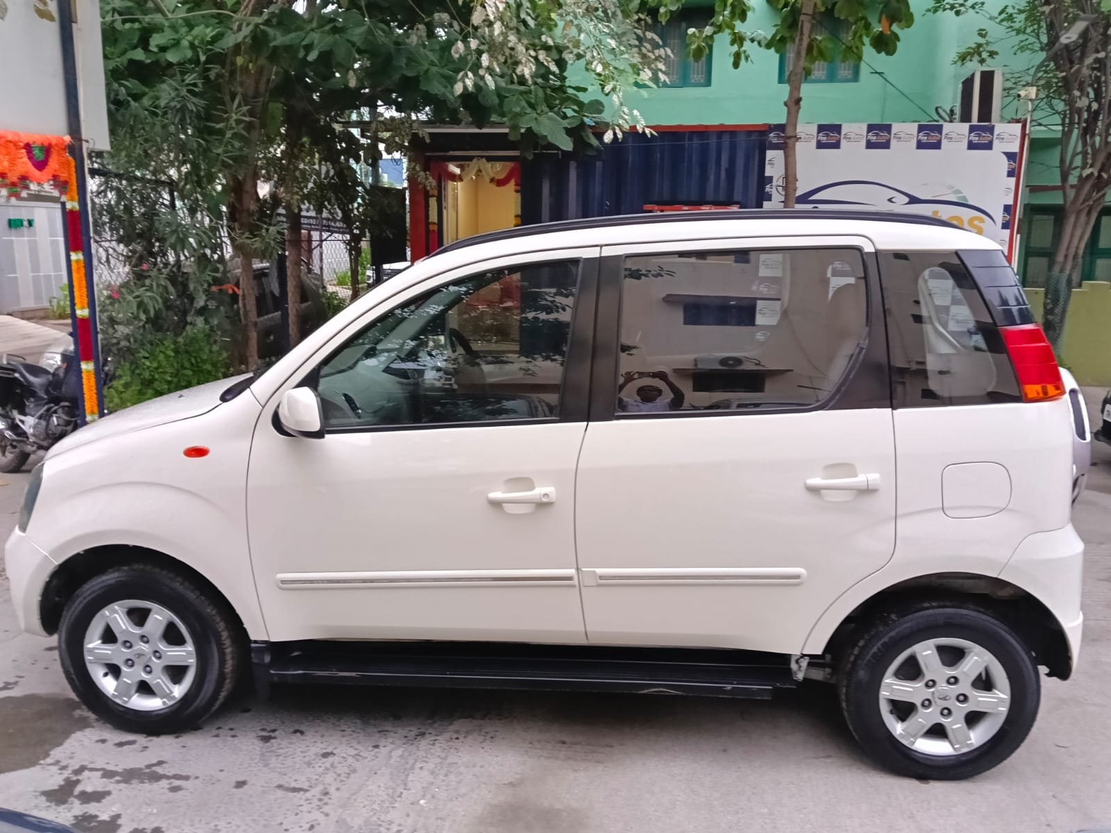MAHINDRA QUVANTO